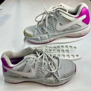 NIKE Woman's Vapor Advantage Athletic Court Shoes, US 6.5